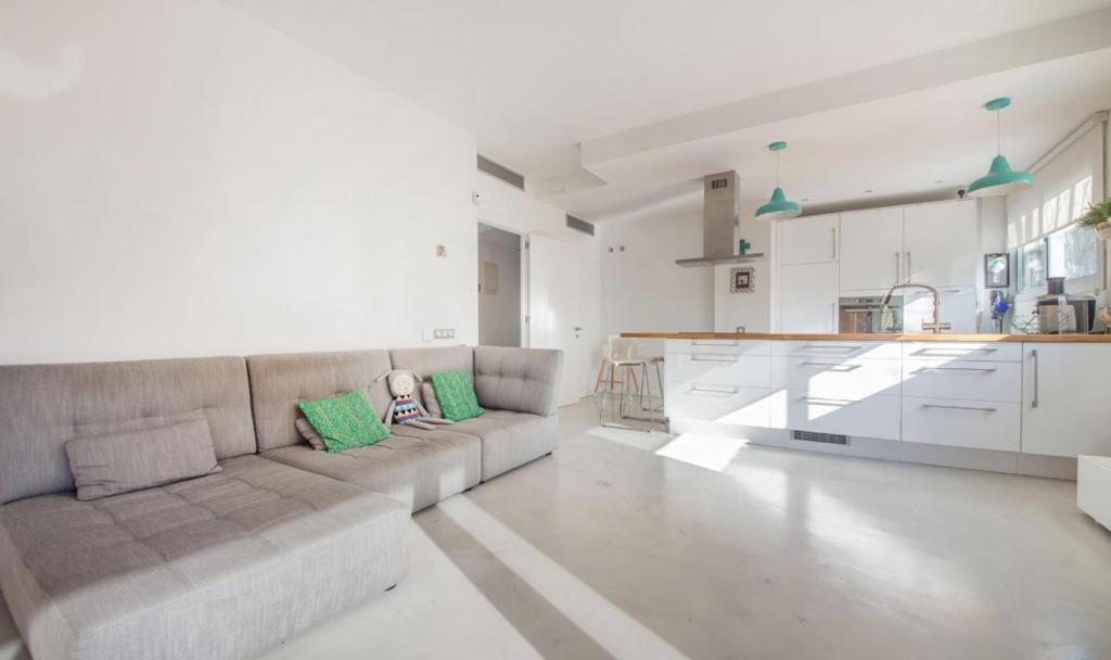 Magnificent Apartment Close To The Beach Sant Adrià de Besòs Exterior foto
